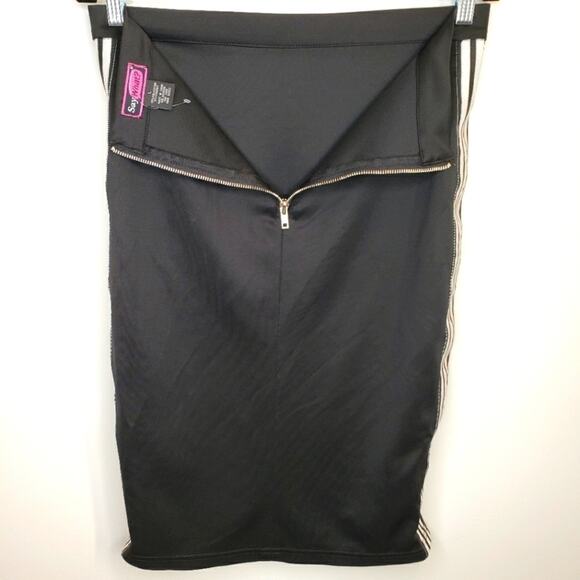 Say What? Athlete Side Striped Black Skirt with Back Zipper by Large - Picture 5 of 6